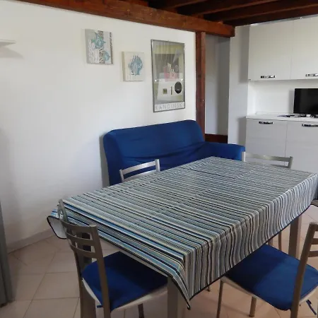 Feriehus Casa Vacanze Tulipano Con Giardino 150 Mt Dal Mare
