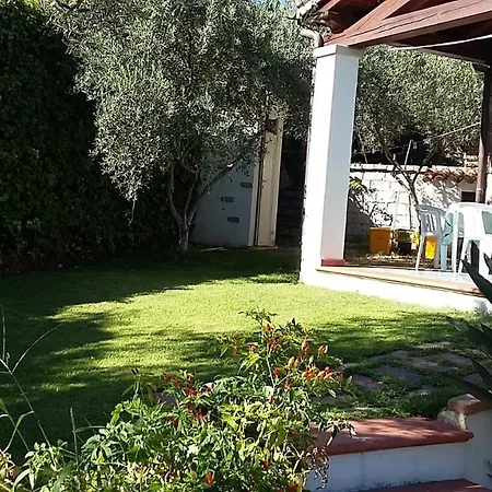 Casa Vacanze Tulipano Con Giardino 150 Mt Dal Mare * Àrbatax